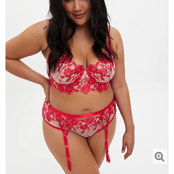 Torrid Bra & Garter Belt Raspberry Pink Set - Picture 6 of 9